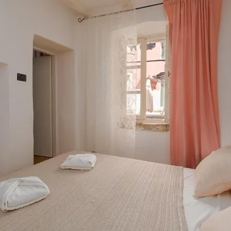 Apartament Bianco&rosa *
