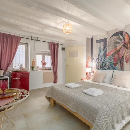 Apartament Bianco&rosa