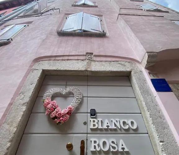 Bianco&rosa Apartamento *