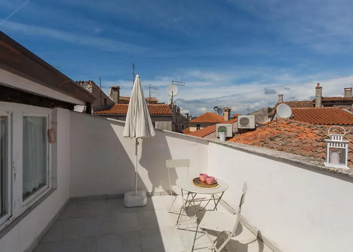 Bianco&rosa Apartment