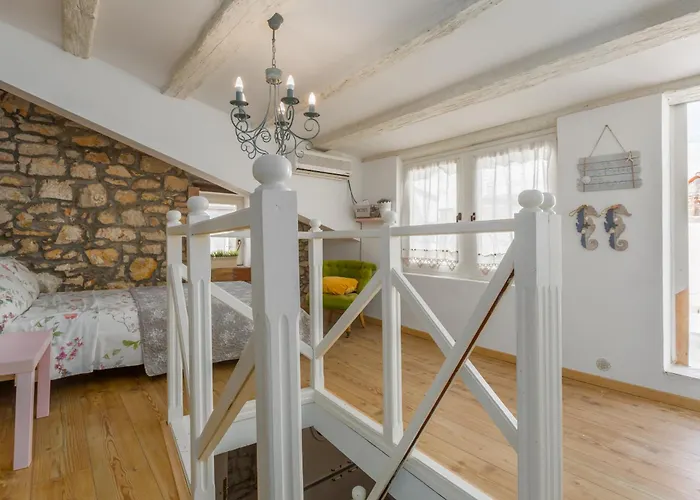 Bianco&rosa ロヴィニ