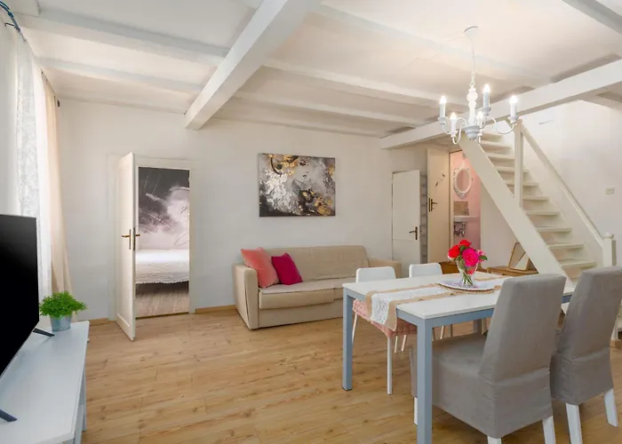 Bianco&rosa Apartment