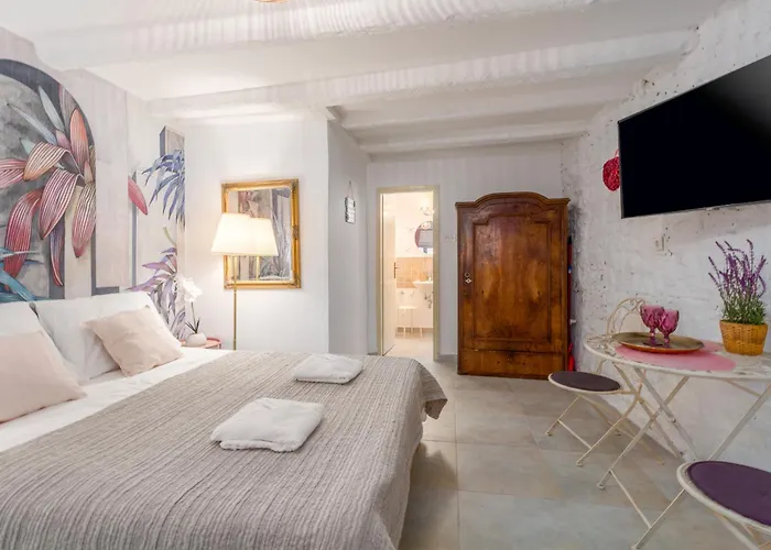 Apartment Bianco&rosa *
