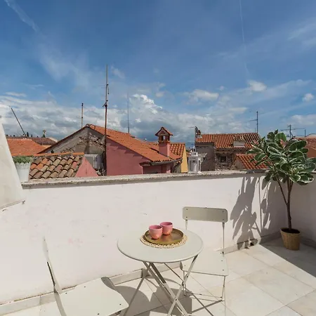 Apartment Bianco&rosa